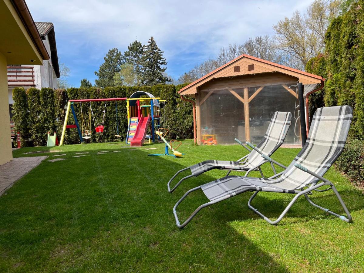 Villa Gracia Patince Exteriör bild
