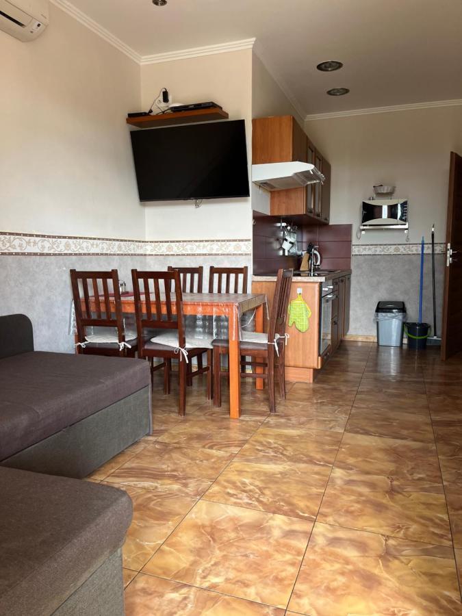 Villa Gracia Patince Exteriör bild