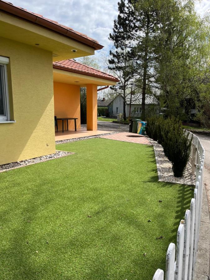 Villa Gracia Patince Exteriör bild