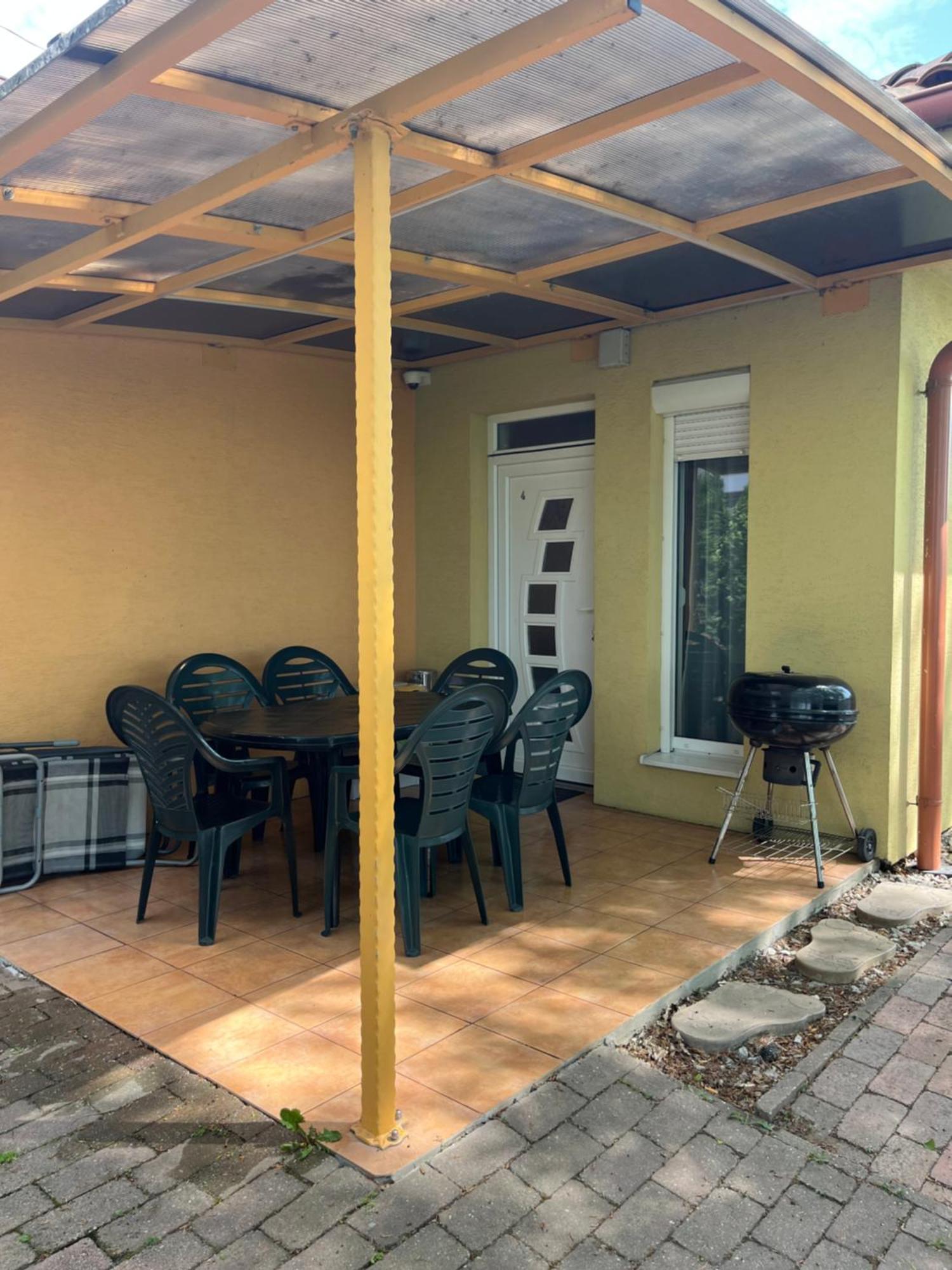 Villa Gracia Patince Exteriör bild